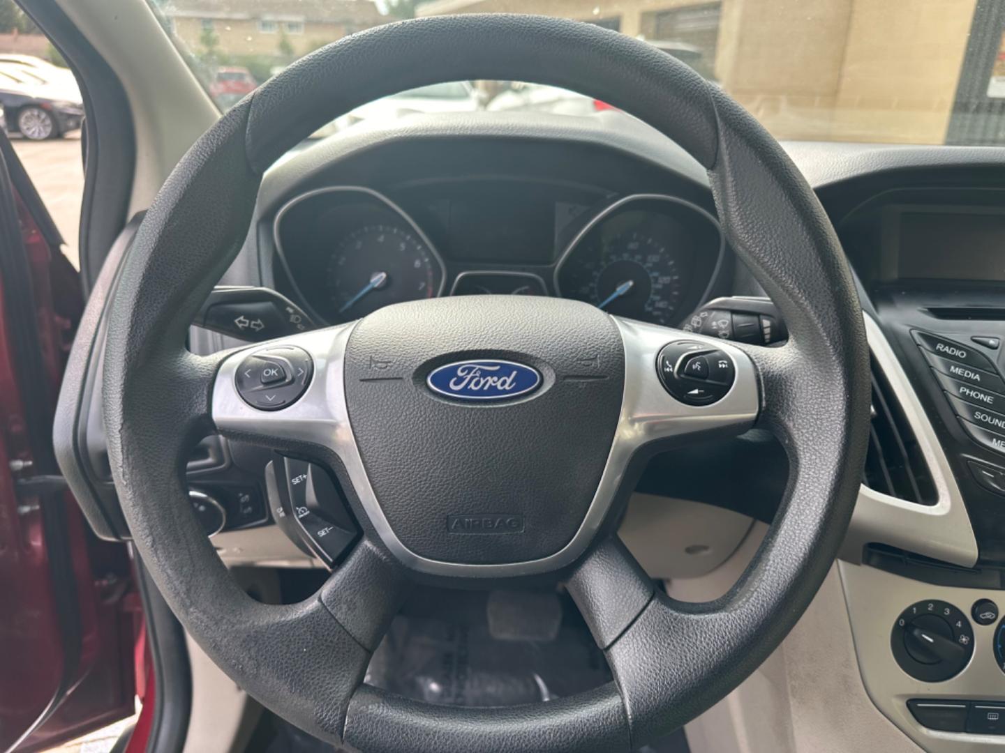 2014 RED /Gray Ford Focus Cloth (1FADP3K24EL) with an 4 Cylinders engine, Automatic transmission, located at 30 S. Berkeley Avenue, Pasadena, CA, 91107, (626) 248-7567, 34.145447, -118.109398 - Good Value! Good MPG! - Photo#12